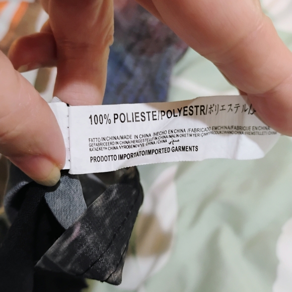 Alcott Bold Multicolor Sleeveless Blouse - Picture 3 of 6